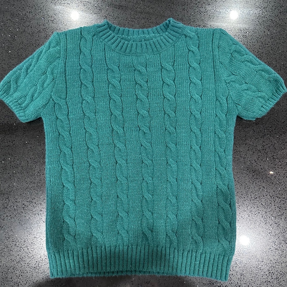 Green cute sweater. Light weight.